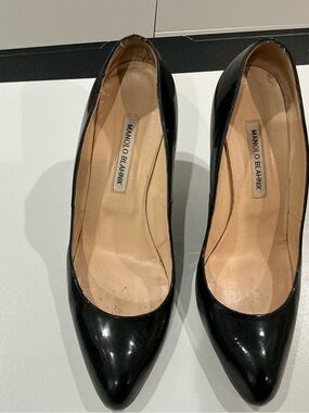 Manolo Blahnik  black patent leather pointed toe pumps size 41 US 10 to 10 1/2